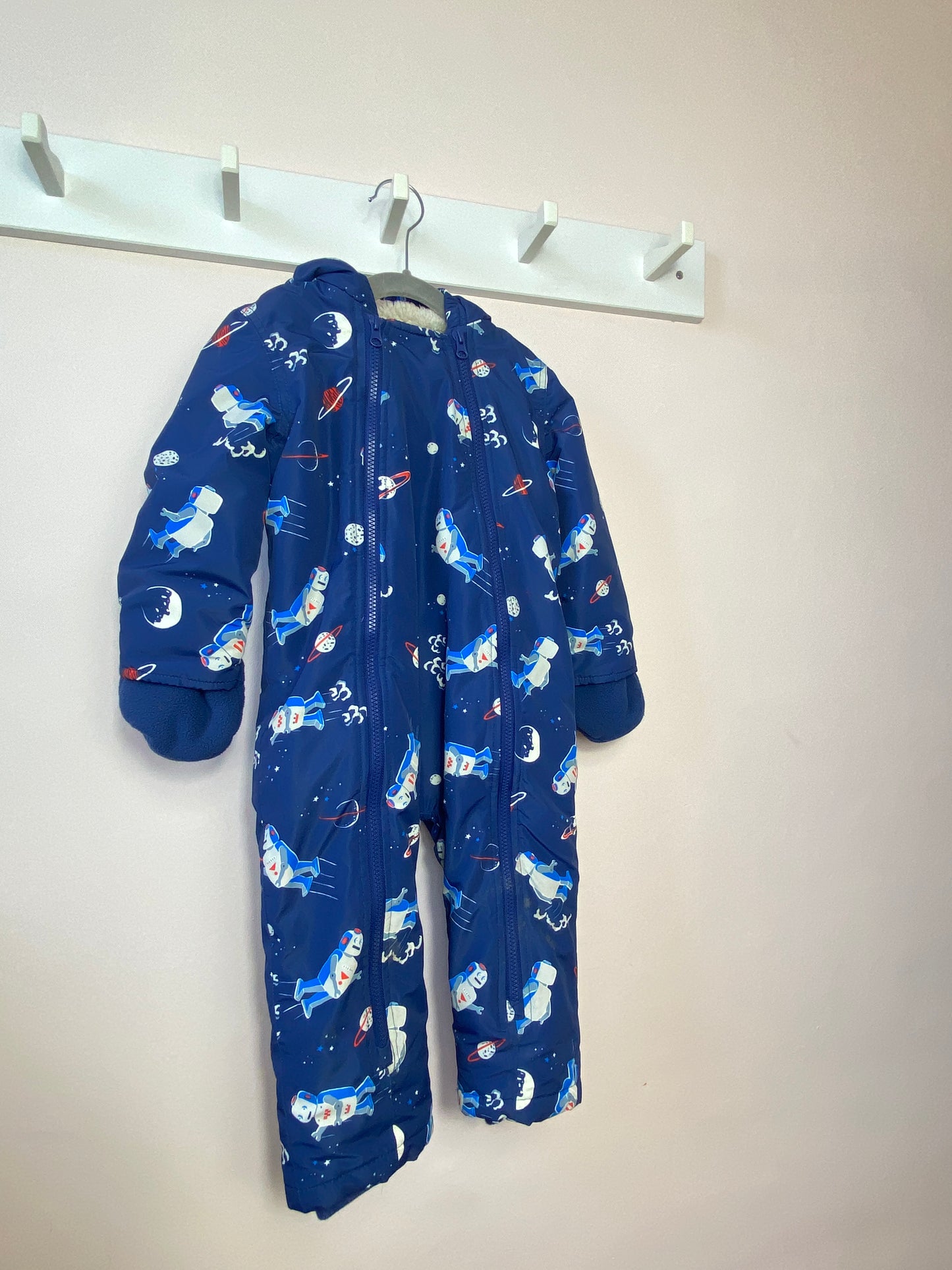 2-3 Y Space robot snowsuit